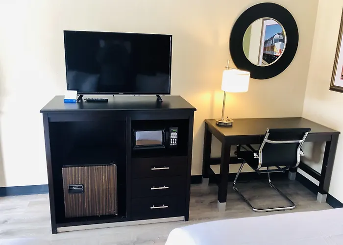 Super 8 By Wyndham West Route 66 - Grand Canyon Area Hotel 2*