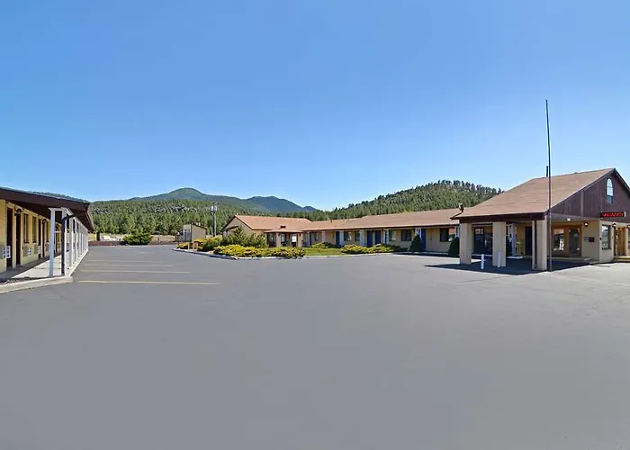 Super 8 By Wyndham West Route 66 - Grand Canyon Area 2*