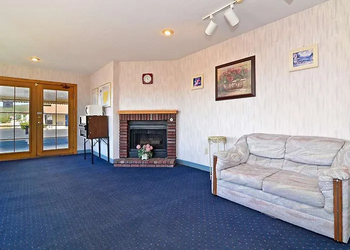 Super 8 By Wyndham West Route 66 - Grand Canyon Area Hotel Williams