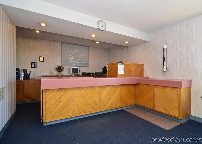 Super 8 By Wyndham West Route 66 - Grand Canyon Area Hotel 2*