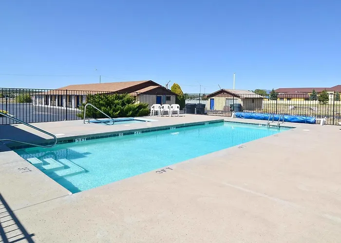 Super 8 By Wyndham West Route 66 - Grand Canyon Area Hotel Williams