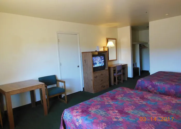 Super 8 By Wyndham West Route 66 - Grand Canyon Area
